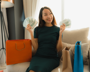 10 Things Rich People Never Buy