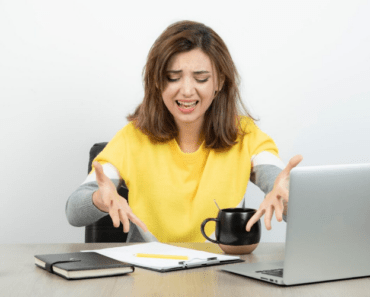 8 Common Mistakes That Destroy Your Laptop’s Lifespan in Just a Few Months